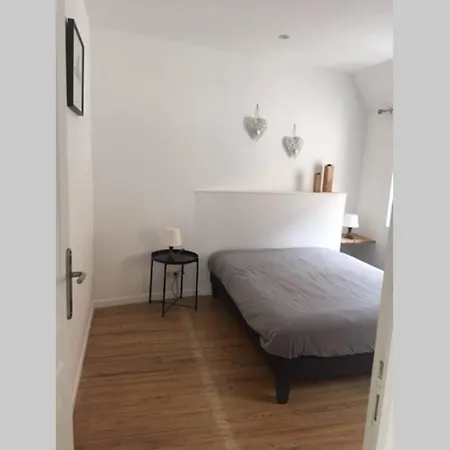 Maison Bord De *