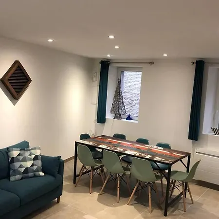 Maison Bord De *